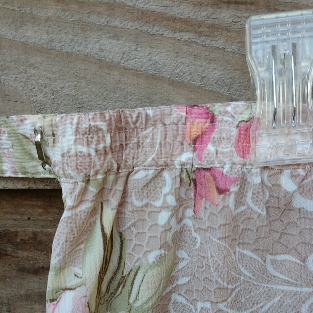 SOLD!!!!Alfred Dunner Women's Skirt Floral Ruffle Bottom Size 14 - Picture 4 of 9